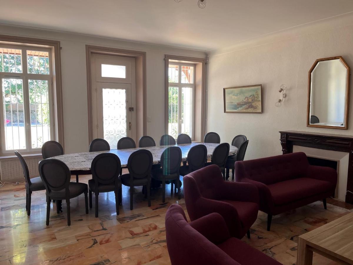 Domaine clos et arboré de 3 ha avec deux maisons Lamothe-Montravel Extérieur photo