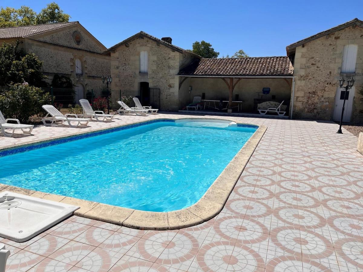 Domaine clos et arboré de 3 ha avec deux maisons Lamothe-Montravel Extérieur photo