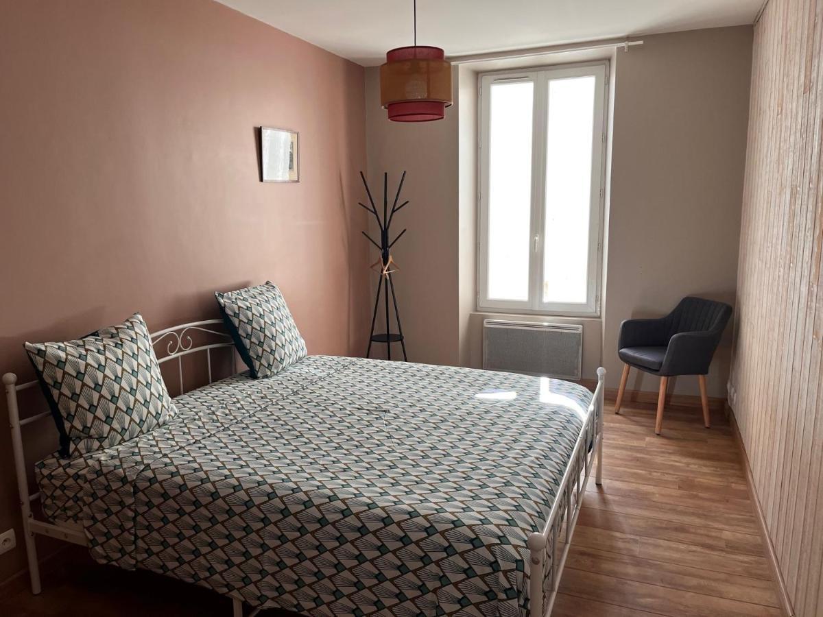 Domaine clos et arboré de 3 ha avec deux maisons Lamothe-Montravel Extérieur photo