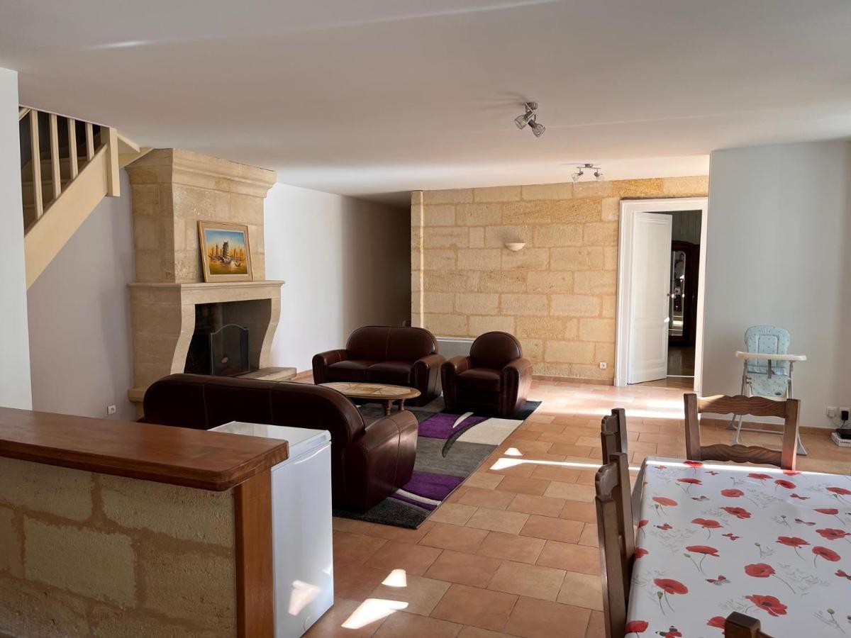 Domaine clos et arboré de 3 ha avec deux maisons Lamothe-Montravel Extérieur photo