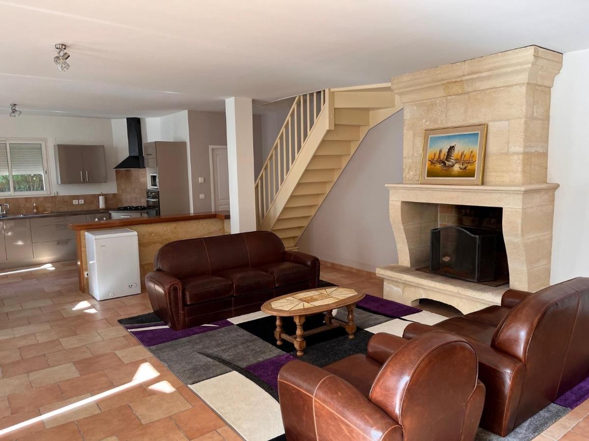 Domaine clos et arboré de 3 ha avec deux maisons Lamothe-Montravel Extérieur photo